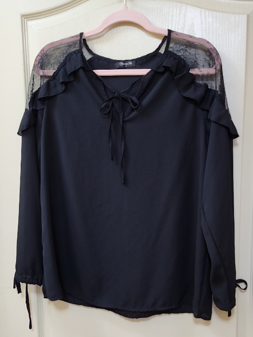 BLOOMING JELLY BLACK LONG SLEEVE V-NECK BLOUSE WITH LACE AND RUFFLE ACCENTS